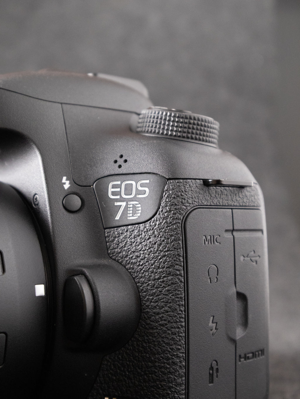 Canon EOS 7D MARK II 20.2 MP Digital SLR