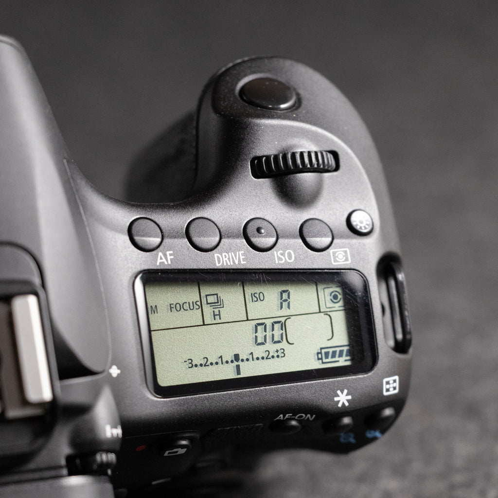 Canon EOS 60D 18MP Digital SLR