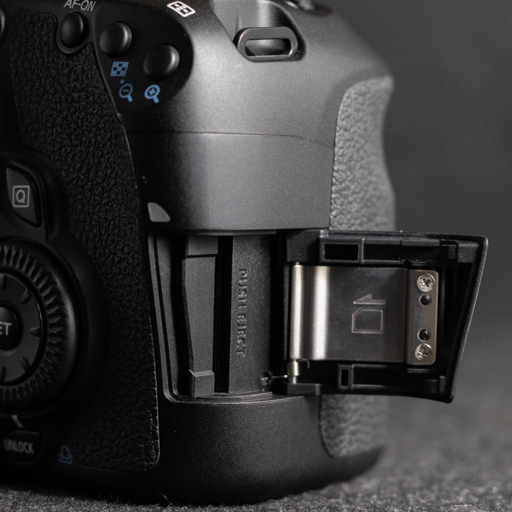 Canon EOS 60D 18MP Digital SLR