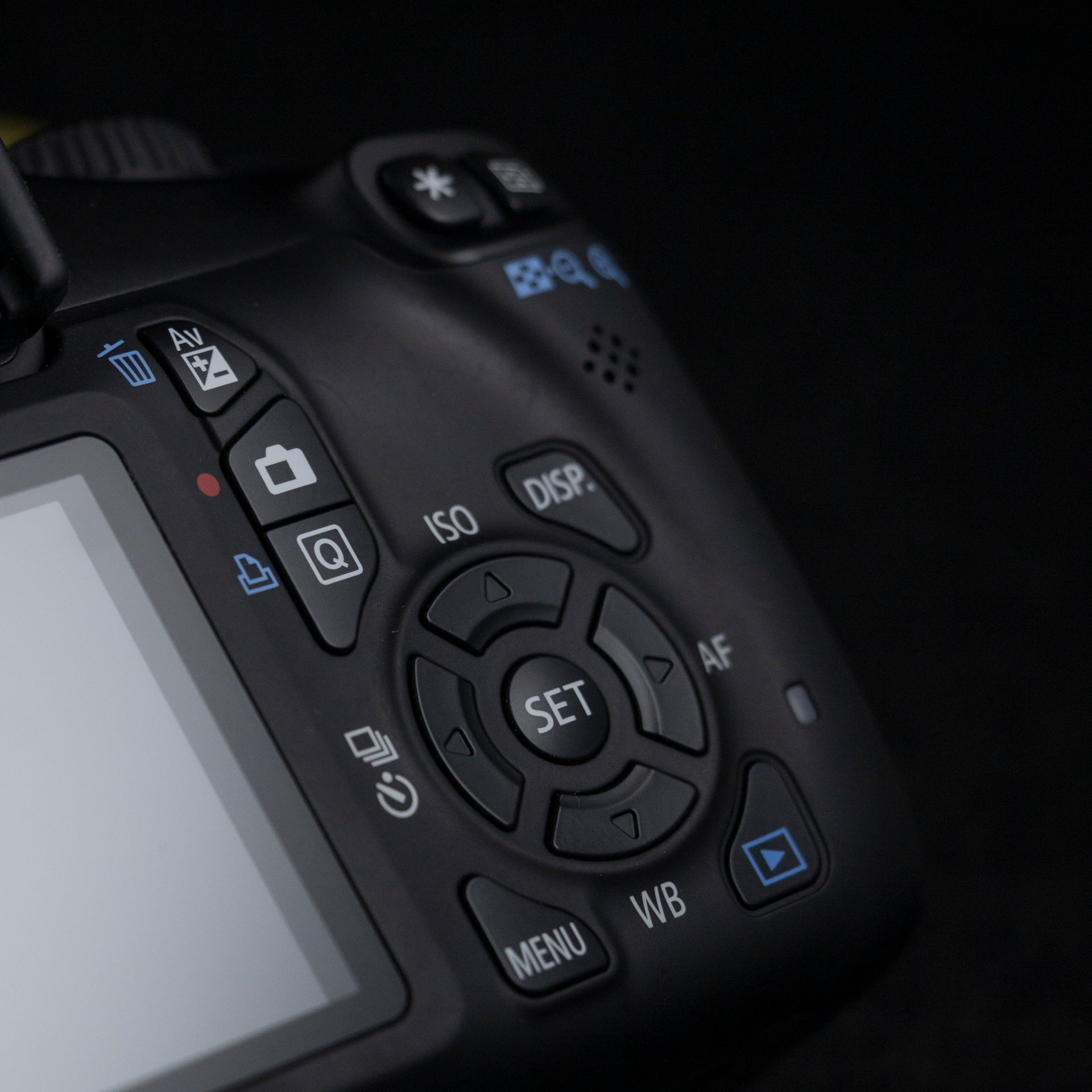 Canon EOS Rebel T3 12.2MP