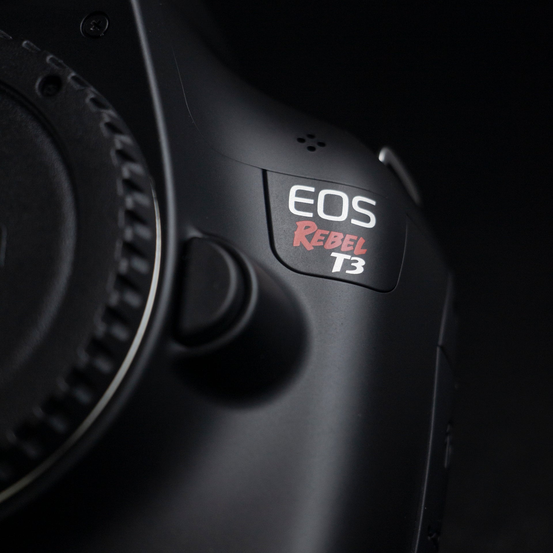 Canon EOS Rebel T3 12.2MP