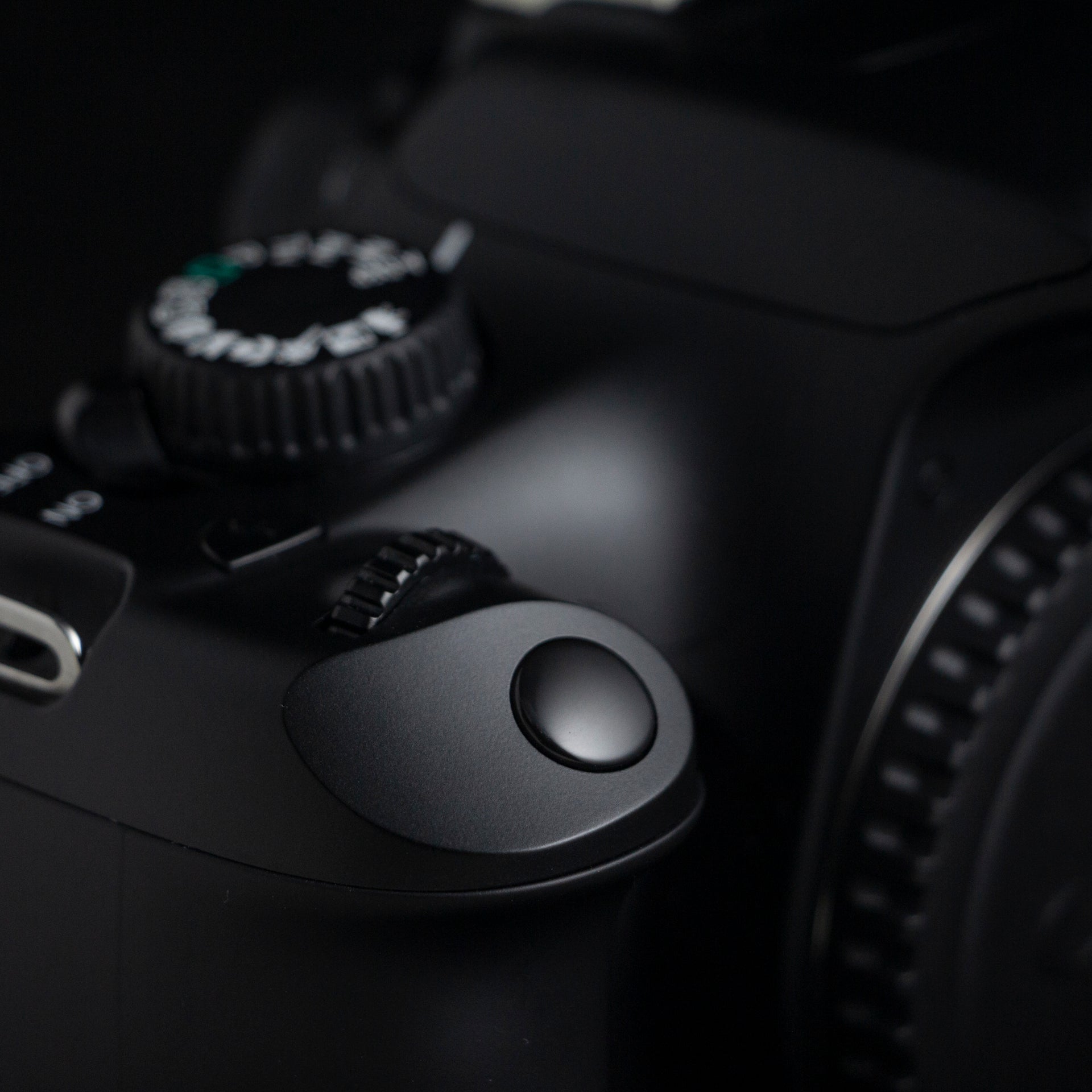 Canon EOS Rebel T3 12.2MP