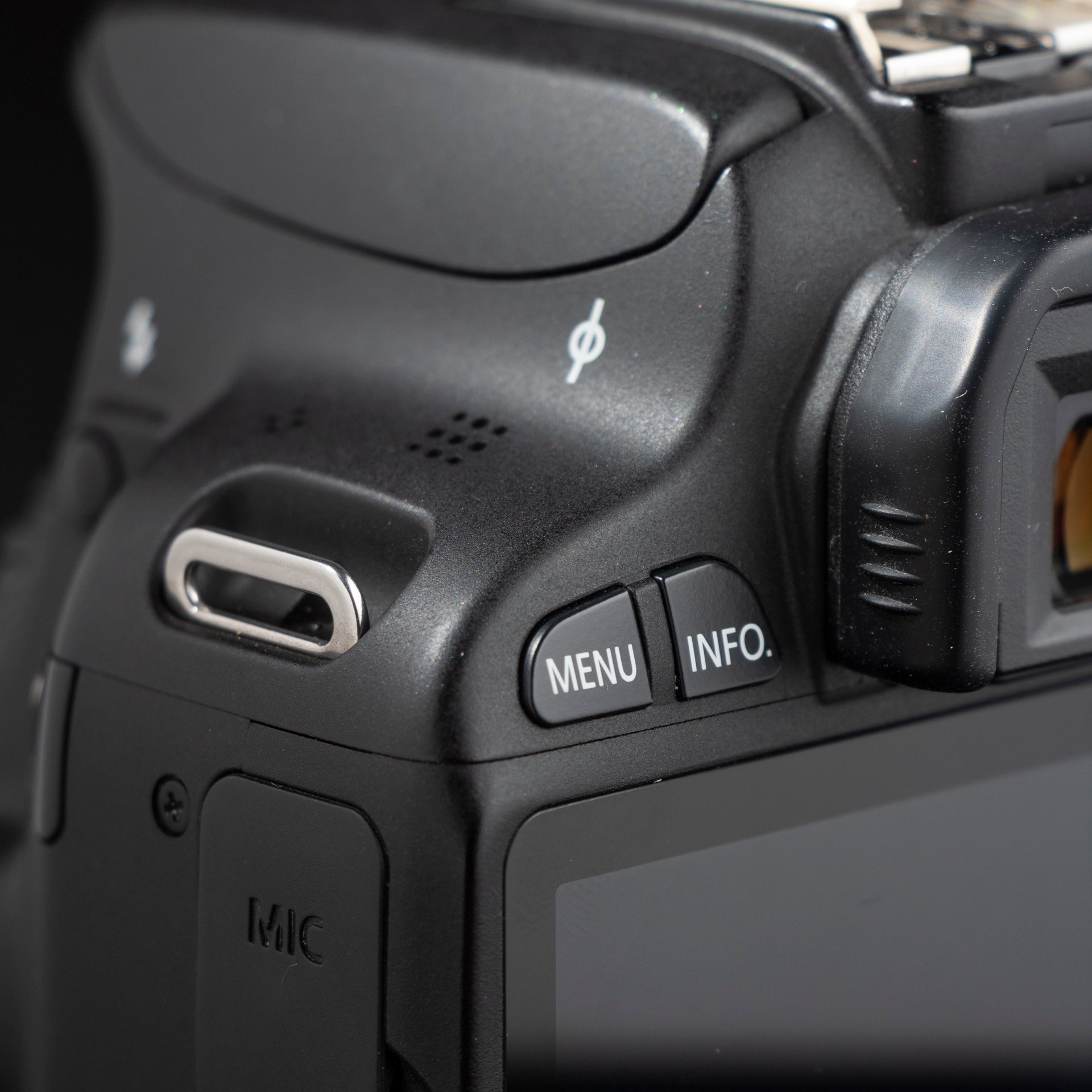 Canon EOS Rebel SL1 18MP Digital SLR