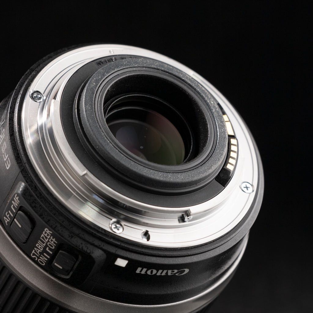 Canon EF-S 18-200mm f3.5-5.6 IS
