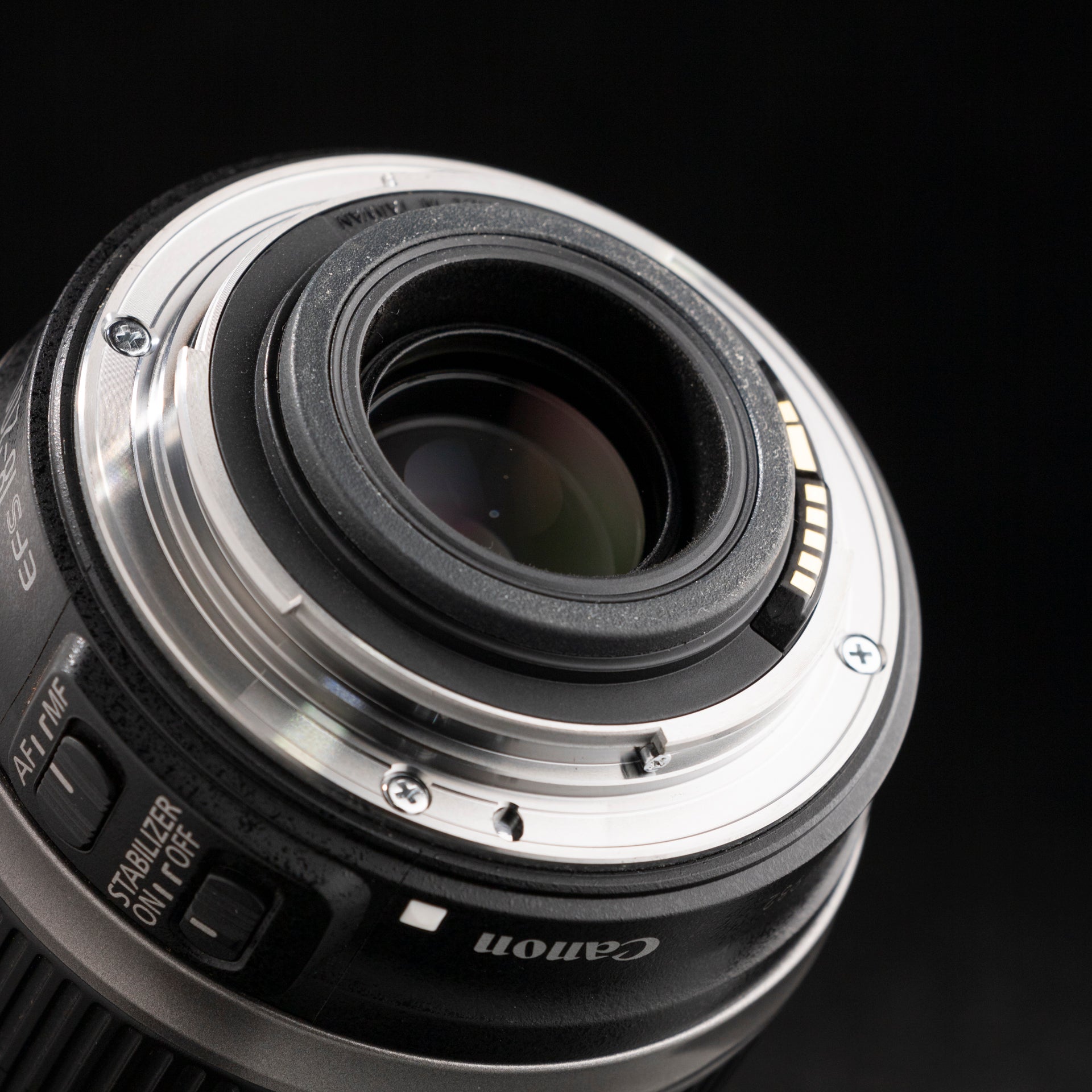 Canon EF-S 18-200mm f3.5-5.6 IS