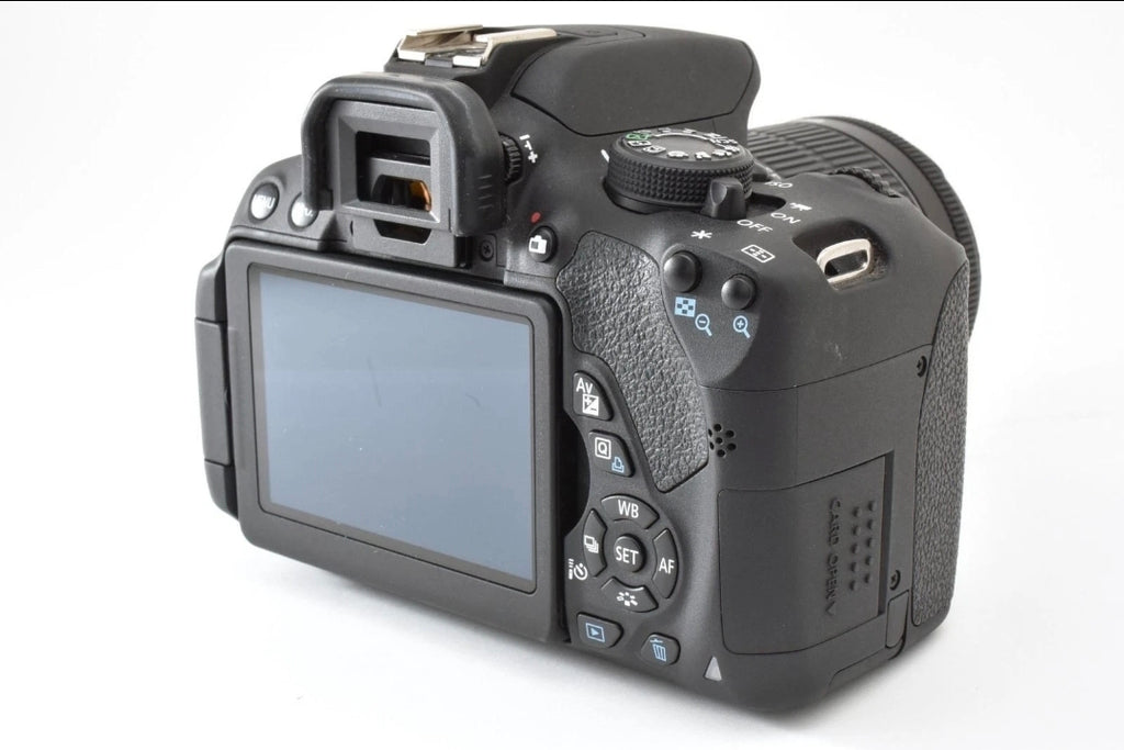 Canon EOS Rebel T5i 18MP + Canon EF-S 18-55mm f3.5-5.6 IS STM