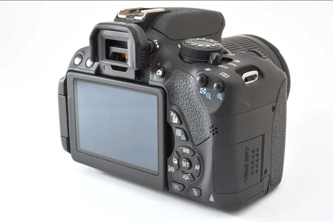 Canon EOS Rebel T5i 18MP + Canon EF-S 18-55mm f3.5-5.6 IS STM