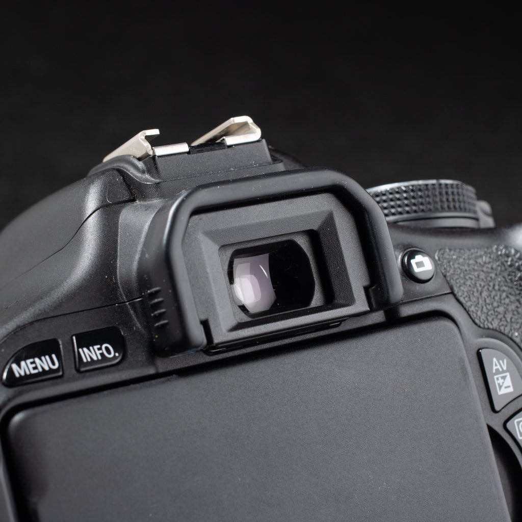 Canon EOS Rebel T3i 18MP