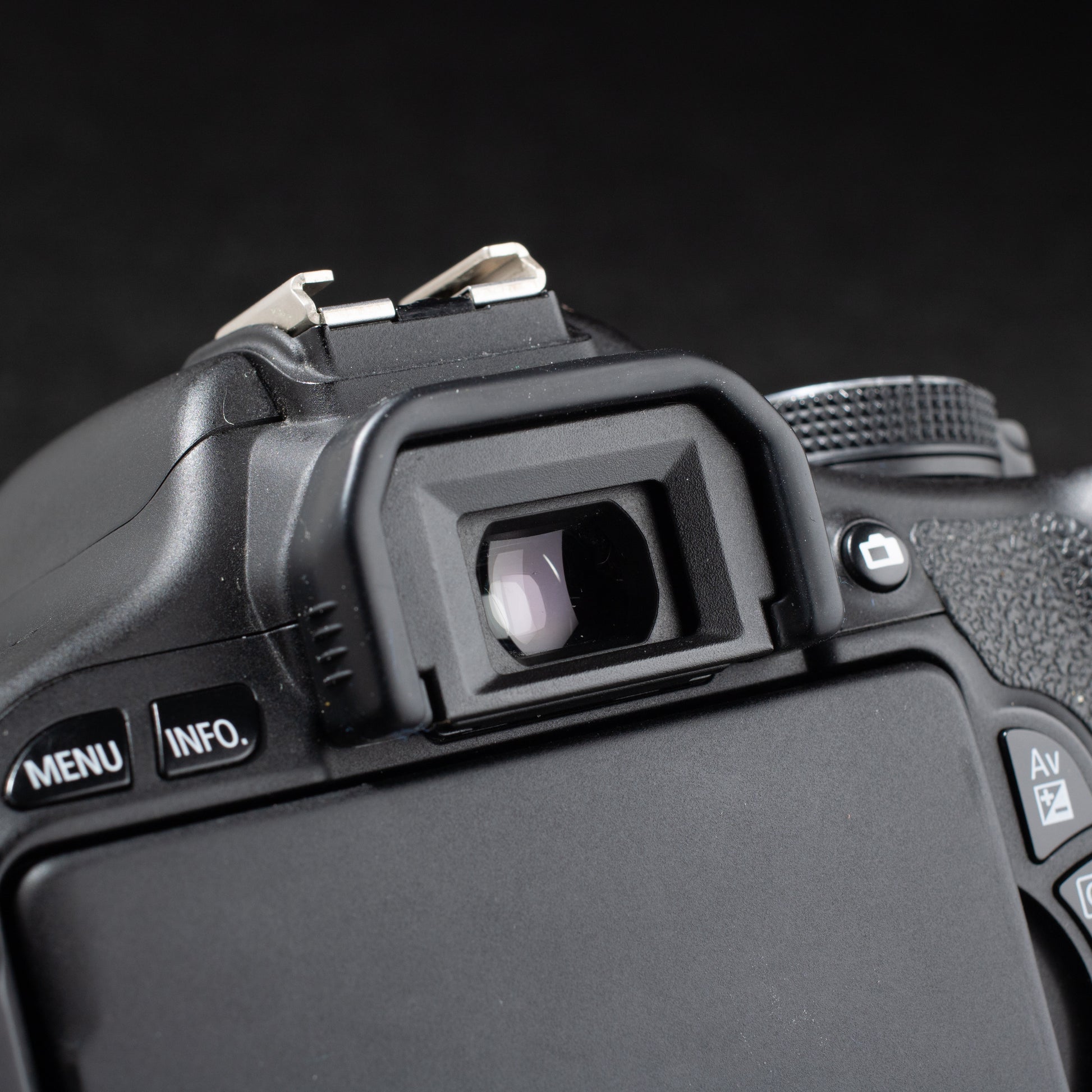 Canon EOS Rebel T3i 18MP