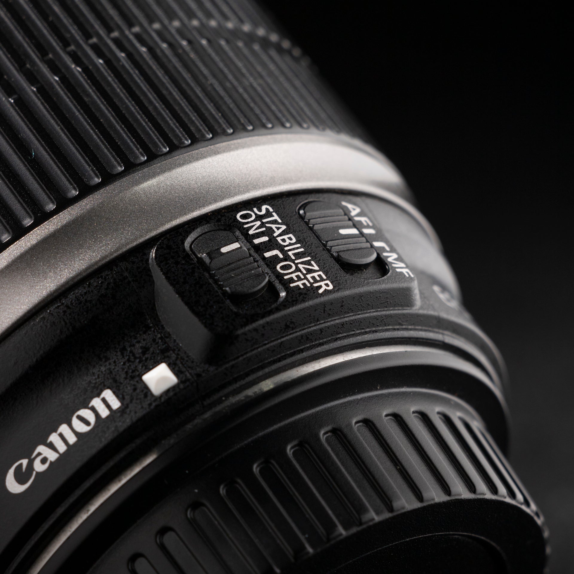 Canon EF-S 18-200mm f3.5-5.6 IS
