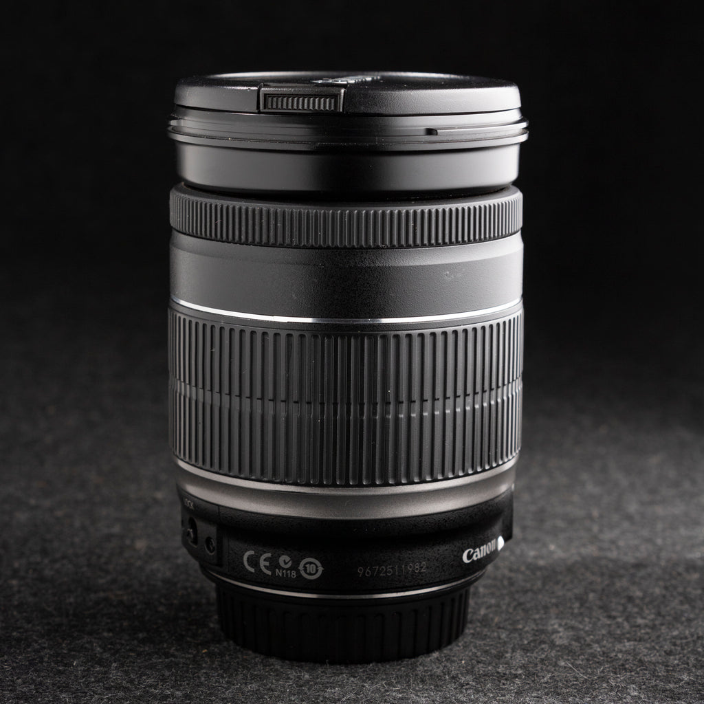 Canon EF-S 18-200mm f3.5-5.6 IS