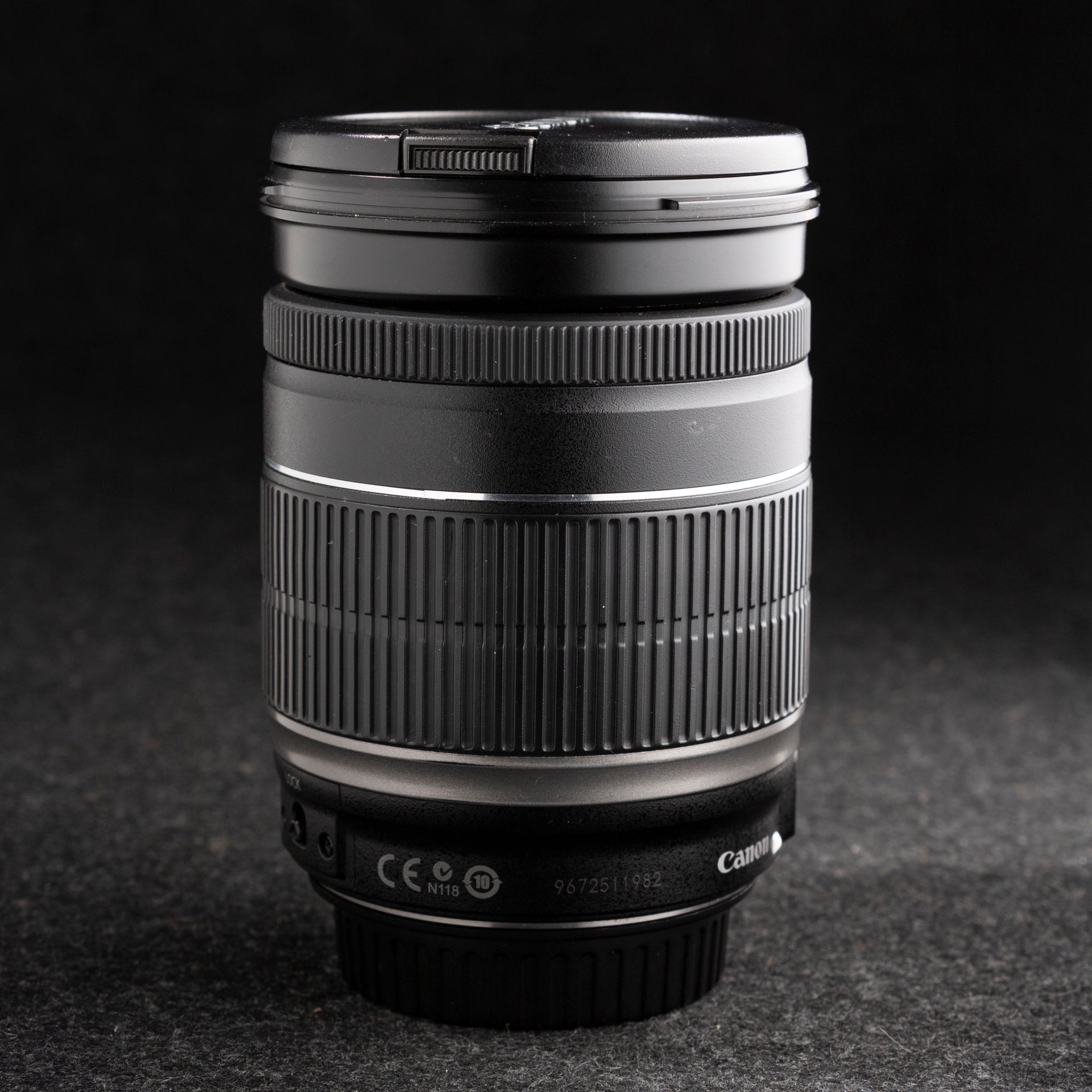 Canon EF-S 18-200mm f3.5-5.6 IS