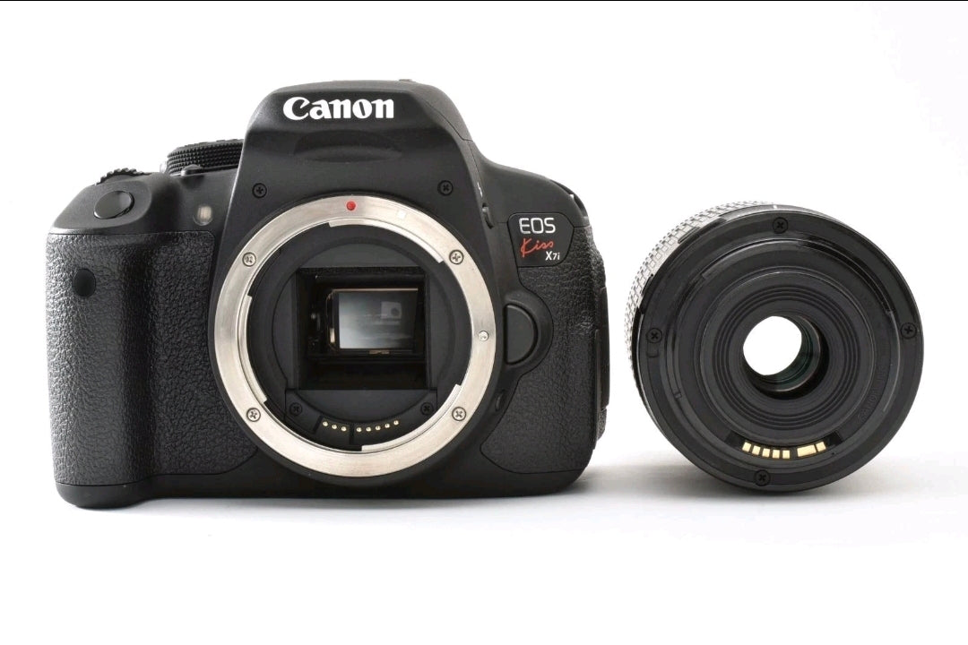 Canon EOS Rebel T5i 18MP + Canon EF-S 18-55mm f3.5-5.6 IS STM