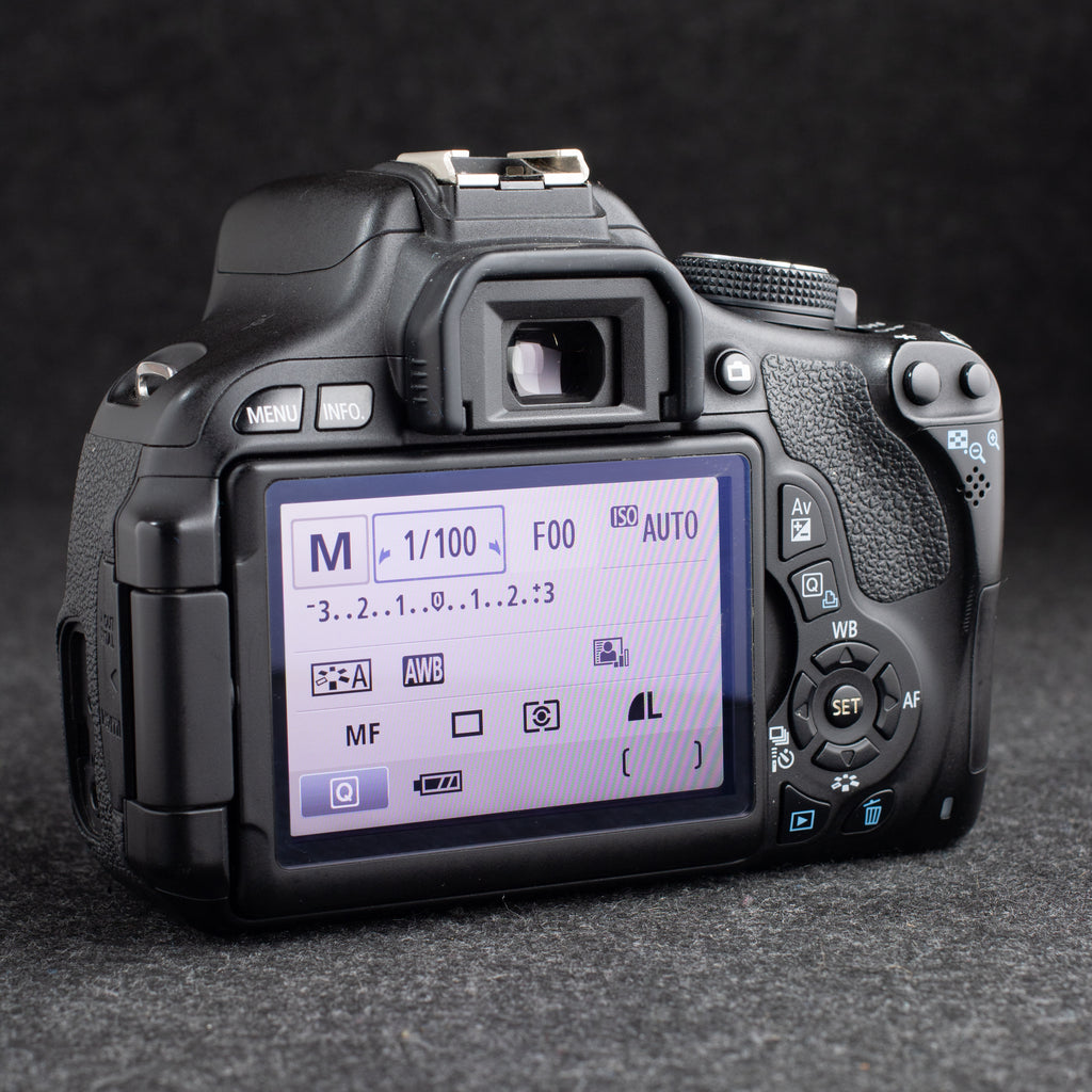 Canon EOS Rebel T3i 18MP