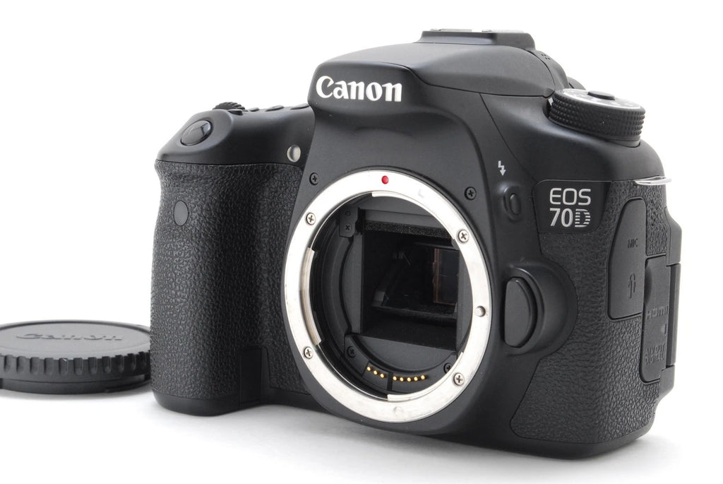 Canon EOS 70D 20.2MP DSLR + EF-S 18-55mm IS STM