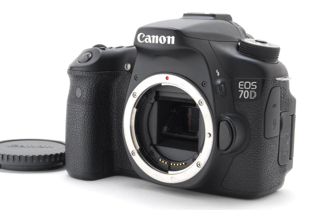 Canon EOS 70D 20.2MP DSLR + EF-S 18-55mm IS STM