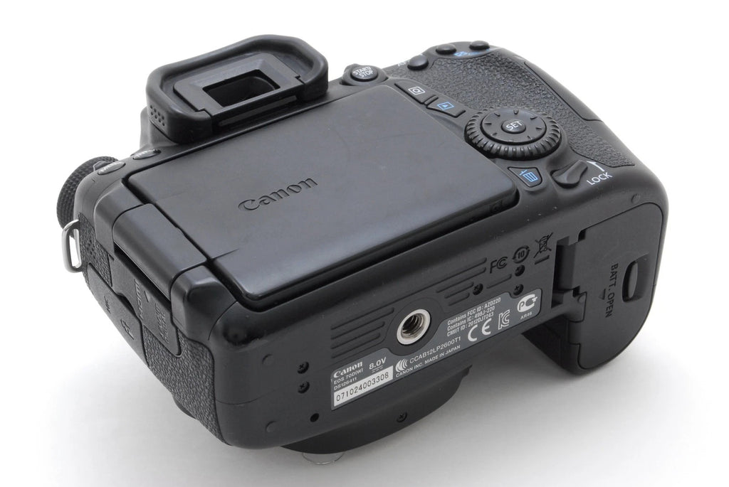 Canon EOS 70D 20.2MP DSLR + EF-S 18-55mm IS STM