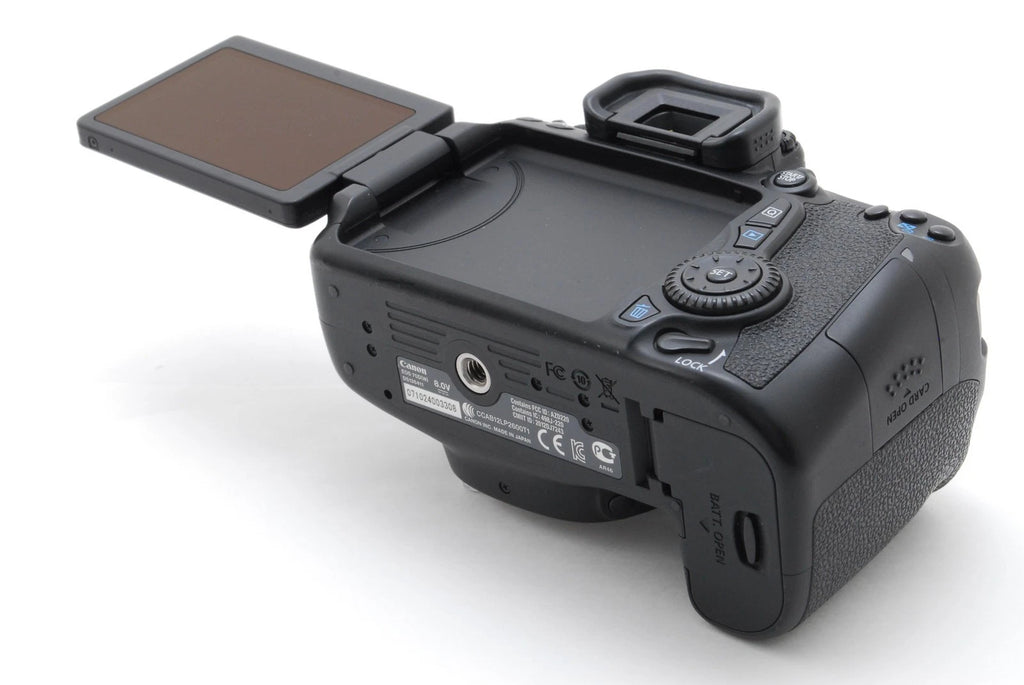 Canon EOS 70D 20.2MP DSLR + EF-S 18-55mm IS STM